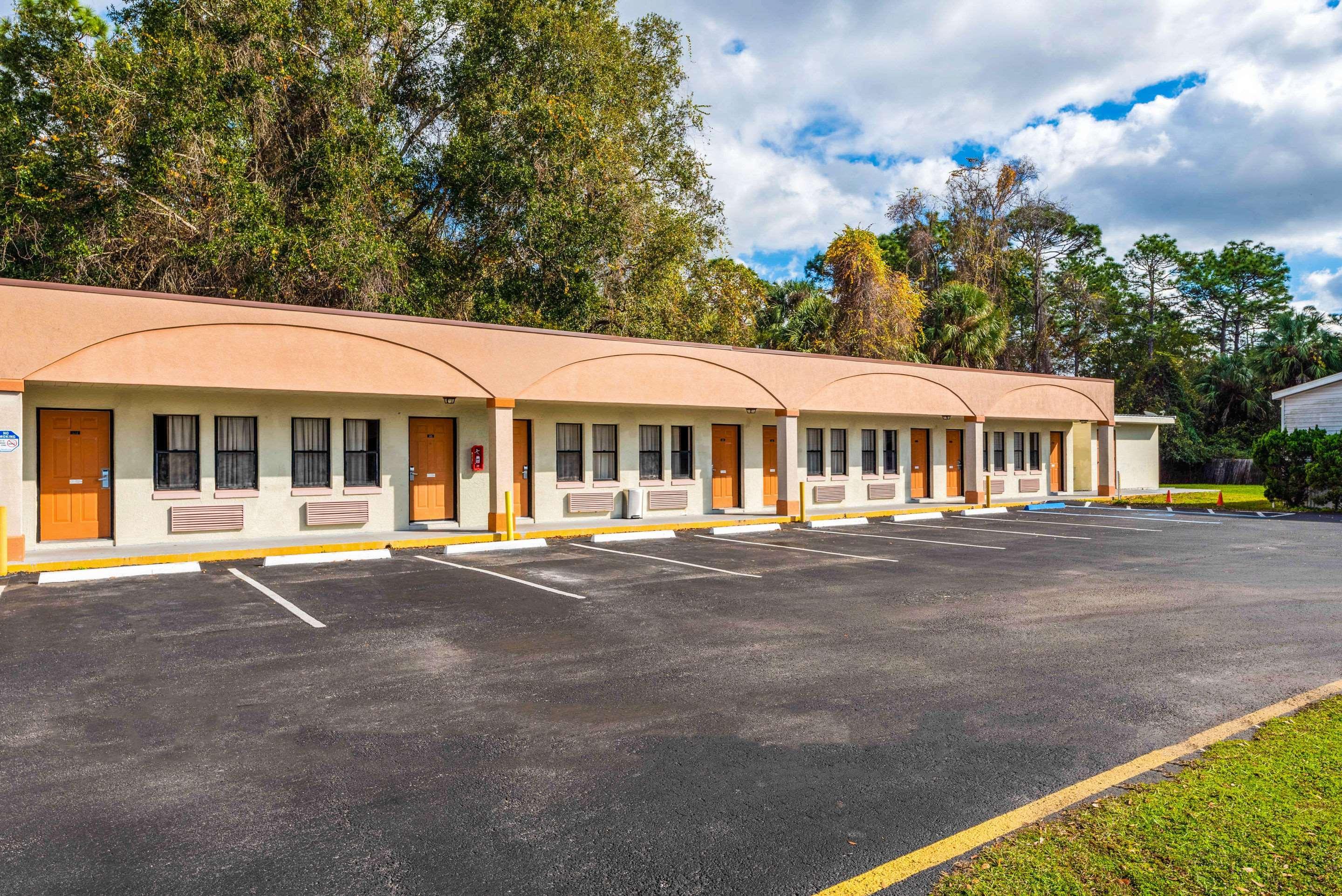 Econo Lodge Кристъл Ривър Екстериор снимка