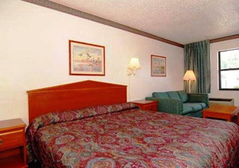 Econo Lodge Кристъл Ривър Екстериор снимка